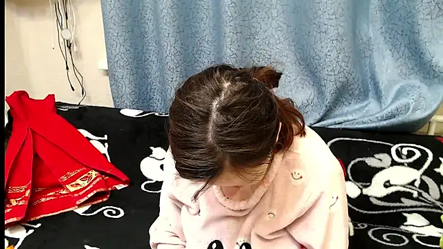 Snapshot of alisacucumber chatting on January 25, 4:13 pm alisacucumber online show from January 25, 4:13 pm