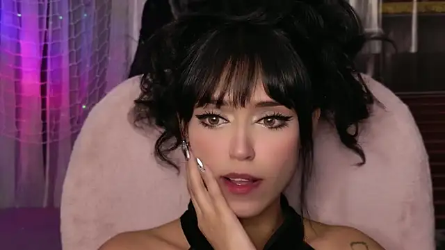 Snapshot of YourKatt chatting on October 16, 4:21 am YourKatt online show from October 16, 4:21 am