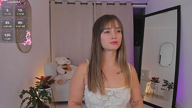 roxie gates  online show from November 19, 10:54 pm