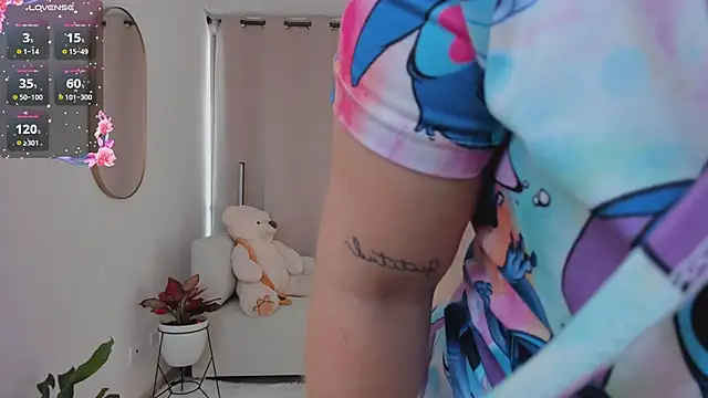 roxie gates  online show from September 11, 2:39 pm