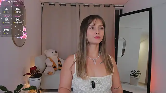 roxie gates  online show from October 28, 2:12 am