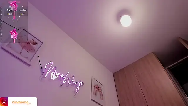 NinaWong online show from December 4, 2:27 pm