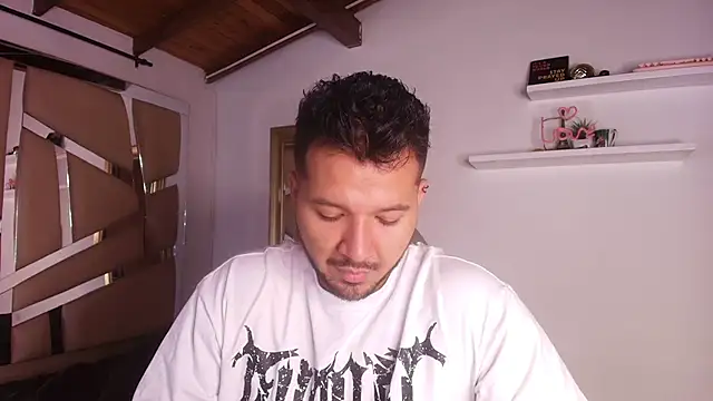 Snapshot of mister_miike chatting on September 22, 3:12 am mister miike online show from September 22, 3:12 am