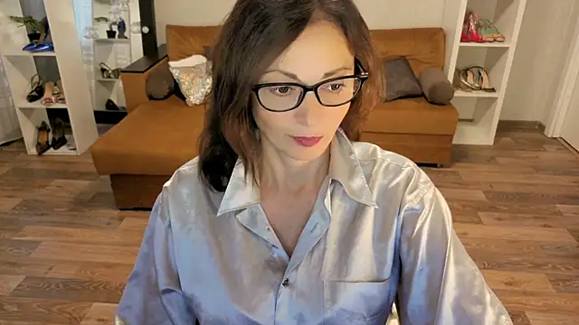 CaringSophie online show from November 9, 11:03 am