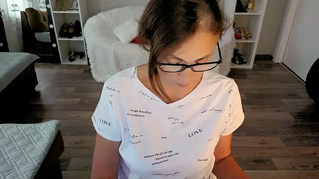 CaringSophie online show from September 29, 7:59 am