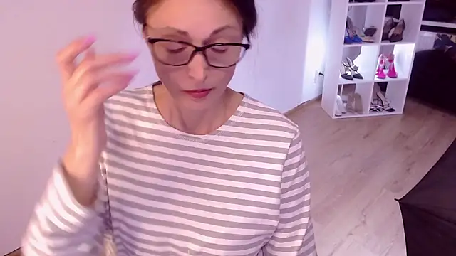 CaringSophie online show from February 26, 2:05 pm