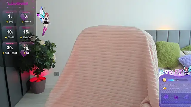 Snapshot of KerryCandy_Girl chatting on February 28, 12:31 pm KerryCandy Girl online show from February 28, 12:31 pm