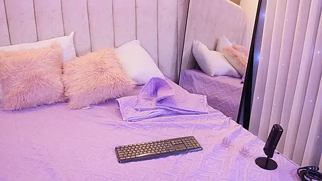 emyli sw  online show from November 25, 3:07 am