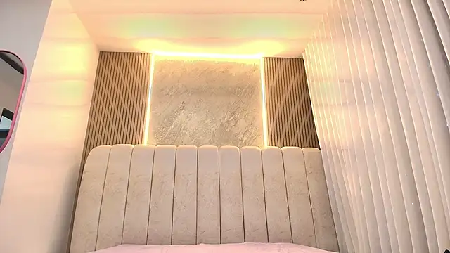 emyli sw  online show from March 6, 3:12 am