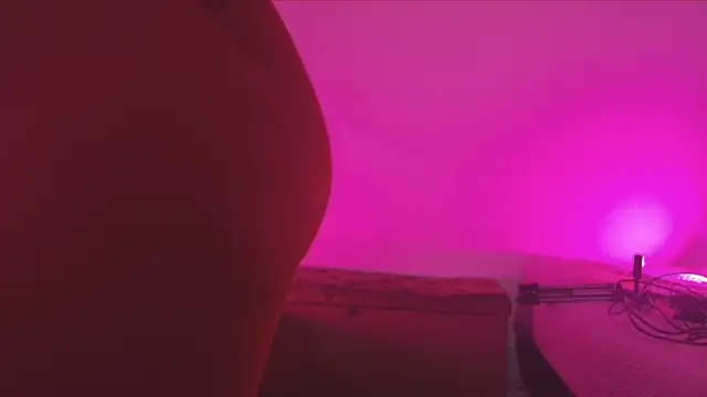 emyli sw  online show from October 11, 3:07 am