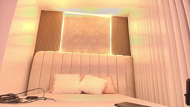 emyli sw  online show from January 17, 3:10 am