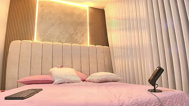 emyli sw  online show from February 25, 3:07 am