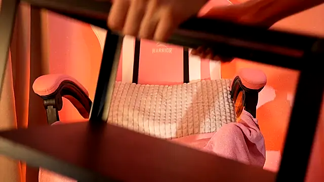 Snapshot of KirstenDanston chatting on September 26, 12:50 am KirstenDanston online show from September 26, 12:50 am