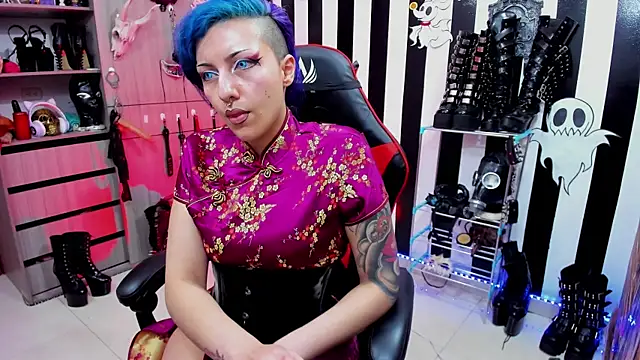 Snapshot of Mistress_Yelena chatting on March 20, 11:45 pm Mistress Yelena online show from March 20, 11:45 pm