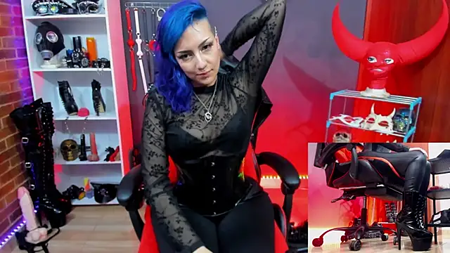 Snapshot of Mistress_Yelena chatting on July 14, 11:33 pm Mistress Yelena online show from July 14, 11:33 pm