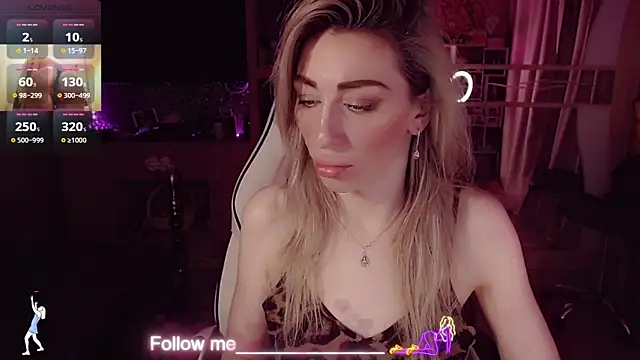 Snapshot of AnnieGOld_ chatting on April 26, 5:32 pm AnnieGOld online show from April 26, 5:32 pm