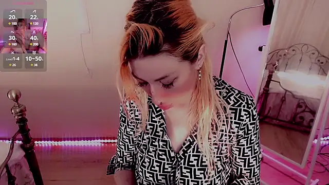 AnnieGOld  online show from March 2, 10:13 pm