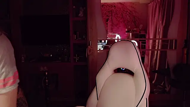 AnnieGOld  online show from March 8, 6:28 am