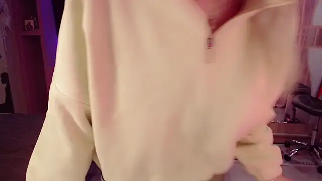 AnnieGOld  online show from February 7, 10:40 pm