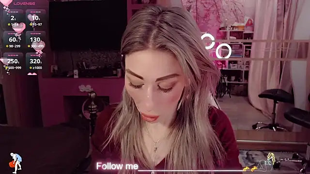 AnnieGOld  online show from February 14, 10:10 pm