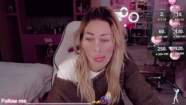 AnnieGOld  online show from January 15, 12:47 am