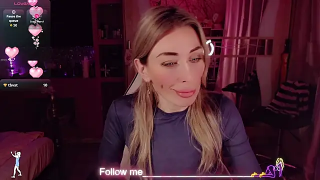 AnnieGOld  online show from March 15, 12:17 am