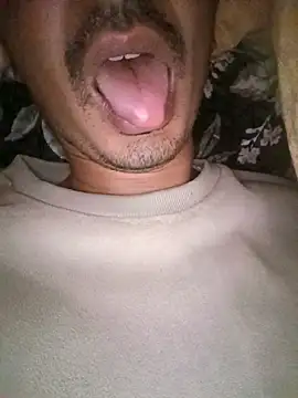 dreamtoungelick69 online show from January 8, 6:25 pm