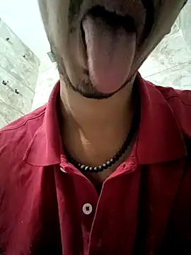 dreamtoungelick69 online show from November 3, 1:44 am