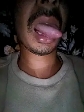 dreamtoungelick69 online show from February 12, 9:03 pm