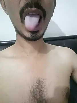 dreamtoungelick69 online show from November 12, 5:28 pm