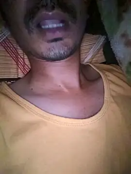 dreamtoungelick69 online show from April 16, 6:52 pm