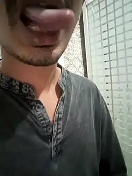 dreamtoungelick69 online show from March 13, 12:26 am