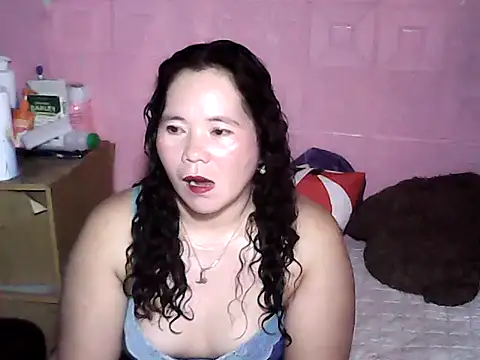 hotpusie 4u online show from October 9, 4:07 pm