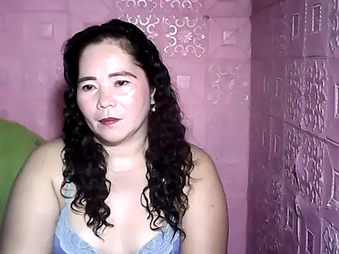 hotpusie 4u online show from November 15, 5:33 am