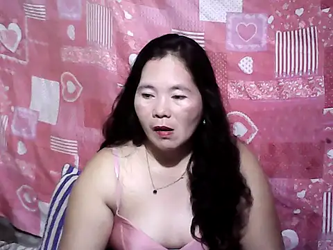 Snapshot of hotpusie_4u chatting on May 18, 1:49 pm hotpusie 4u online show from May 18, 1:49 pm