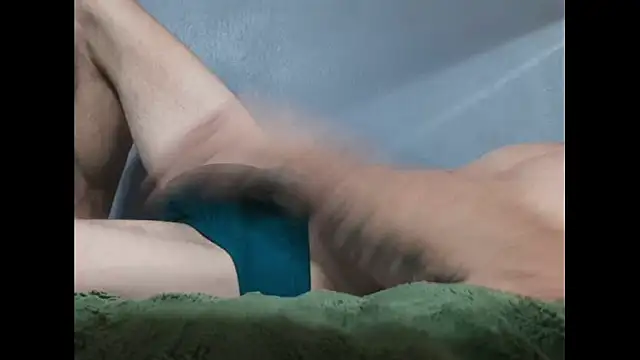 Snapshot of beobe74 chatting on January 13, 6:39 am beobe74 online show from January 13, 6:39 am