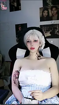 Snapshot of candy_cola chatting on January 17, 2:09 pm candy cola online show from January 17, 2:09 pm