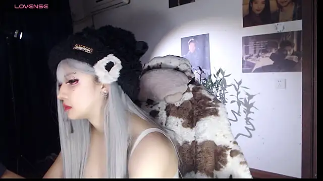 candy cola online show from November 17, 11:58 am