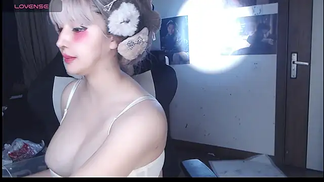 candy cola online show from November 3, 1:15 pm