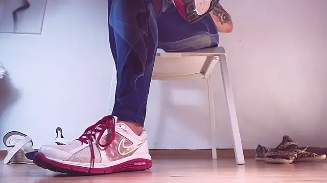 Snapshot of Foot_Goddes_ chatting on March 19, 6:57 am Foot Goddes online show from March 19, 6:57 am