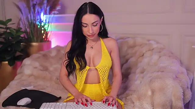Snapshot of Anais_Bloom chatting on June 23, 7:23 pm Anais Bloom online show from June 23, 7:23 pm