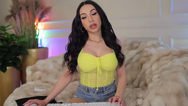 Anais Bloom online show from April 9, 7:20 pm