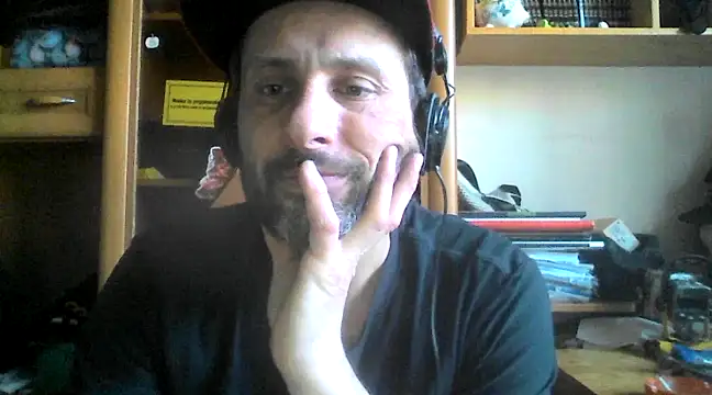 FireFox Feel online show from March 8, 3:24 pm