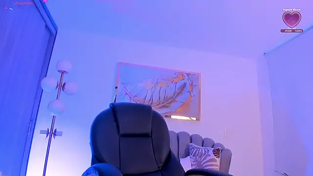 ZoePresleyX online show from December 14, 10:26 pm