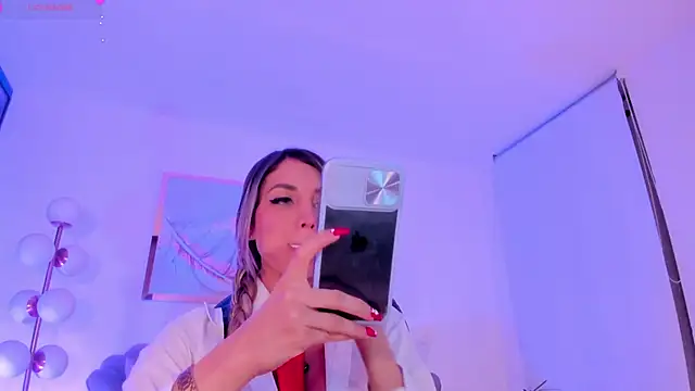 ZoePresleyX online show from November 1, 1:45 am