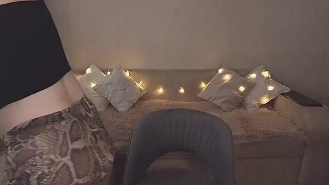 ViolettaLopez online show from October 16, 12:13 pm