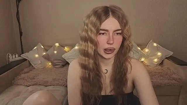 ViolettaLopez online show from February 28, 1:33 pm