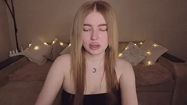 Snapshot of ViolettaLopez chatting on May 31, 6:09 pm ViolettaLopez online show from May 31, 6:09 pm