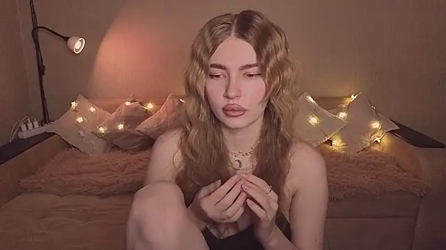 ViolettaLopez online show from March 16, 4:10 pm