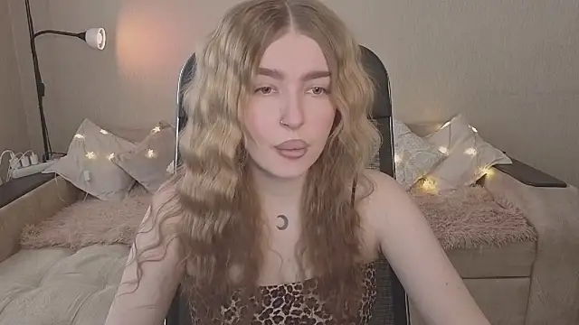 ViolettaLopez online show from February 21, 12:40 pm